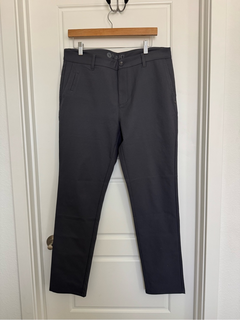 Vuori Men's Charcoal Pants Size 33